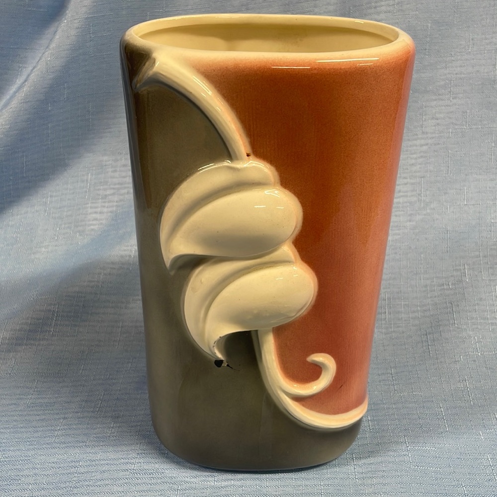 Royal Copley Trailing Leaf  & Vine Vase Pink Black Pottery